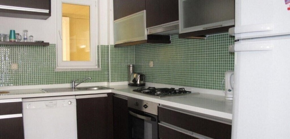 Villa CRL5 by JoyLettings view 4