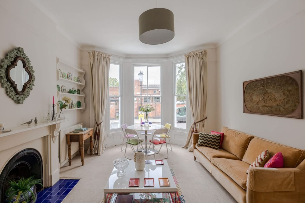 Traditional 2 Bed Apartment Notting Hill