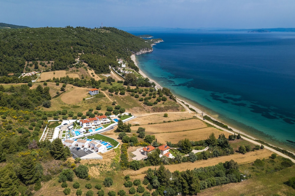 Villa D'Oro - Luxury Villas & Suites