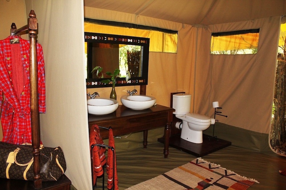 Mara Ngenche Safari Camp