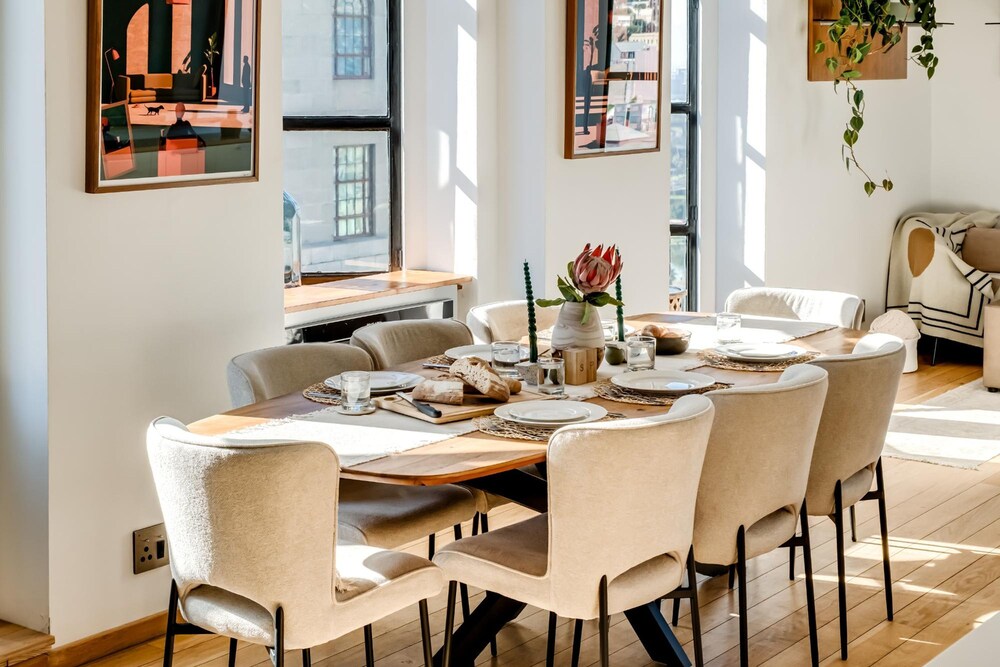 Contemporary 2bed in Art Deco Heritage Site Elevea