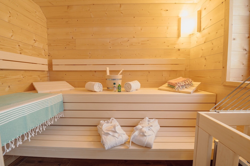Chalet Near Lake Grundlsee & Ski Lift