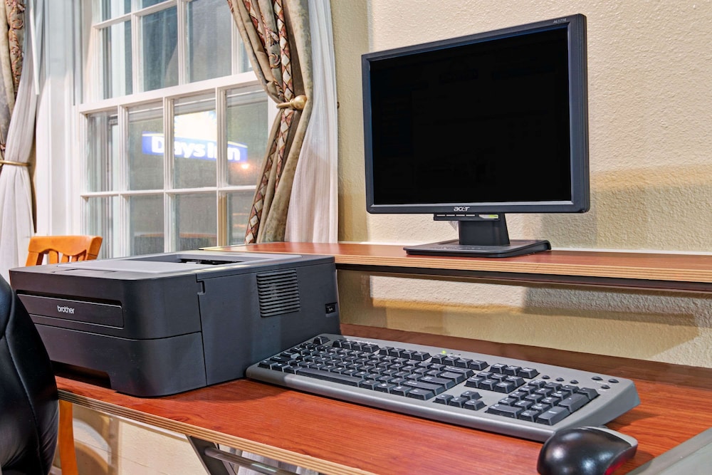 Lawrence Vacations - Days Inn by Wyndham KU Lawrence - Property Image 2