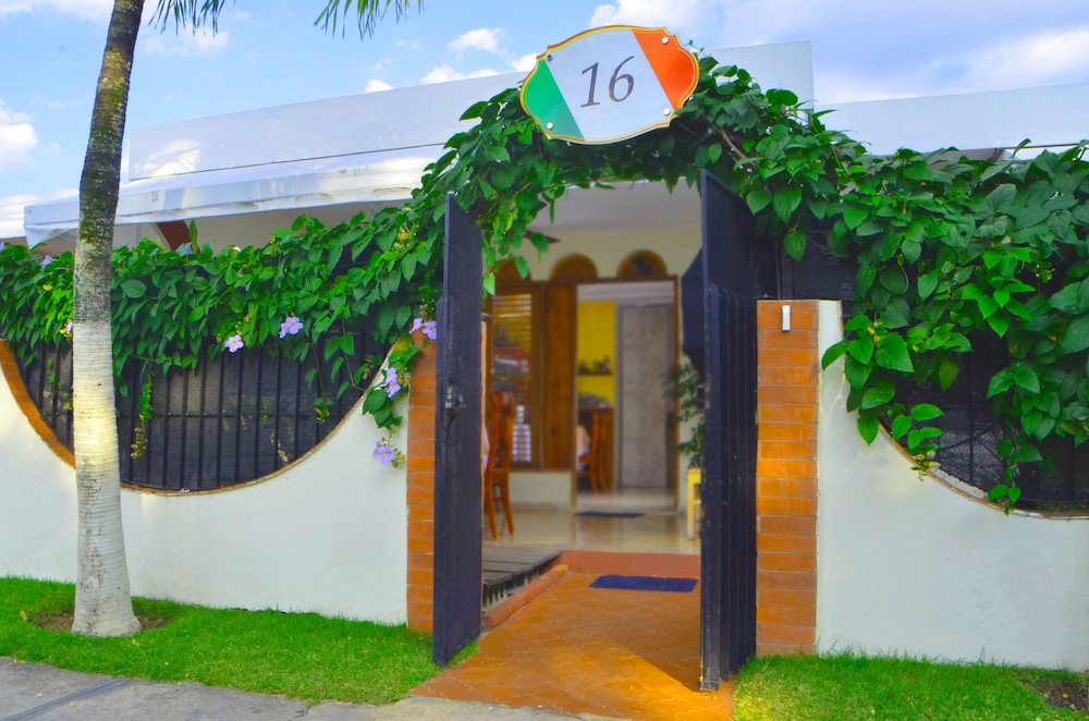 Hotel Via Emilia Bed and Breakfast Restaurante - Image 1