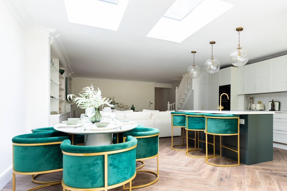 Westbourne Park Road Xviii by Onefinestay
