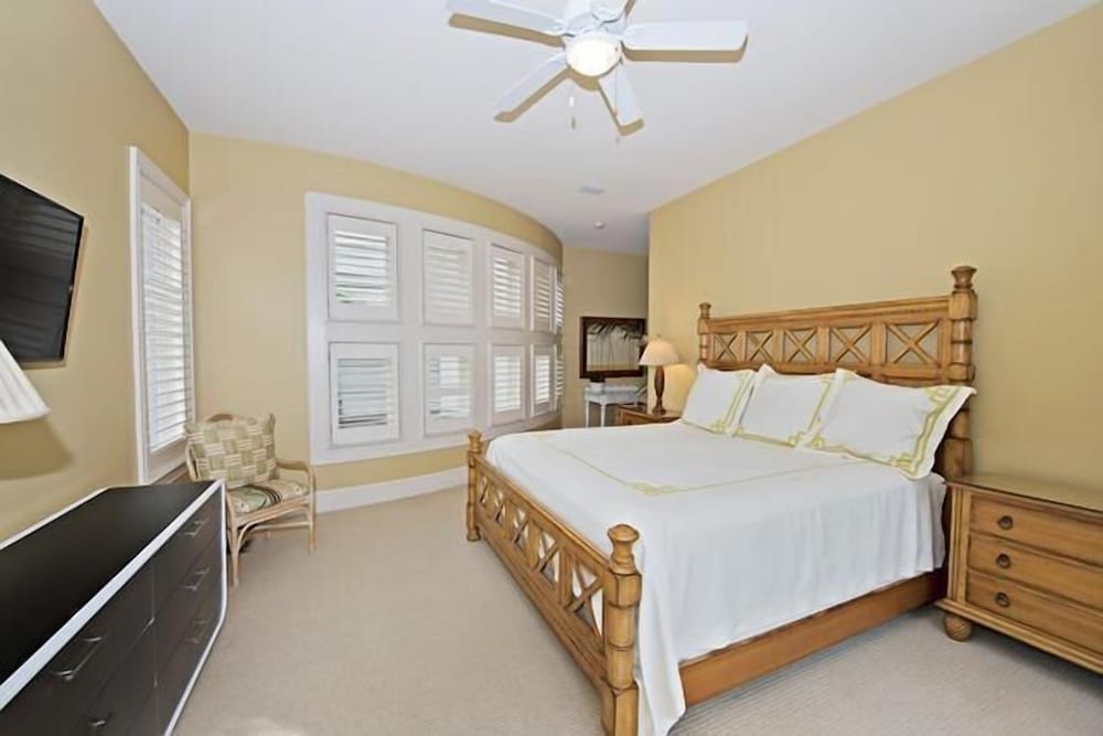 20 Oyster Catcher at The Sea Pines Resort view 4