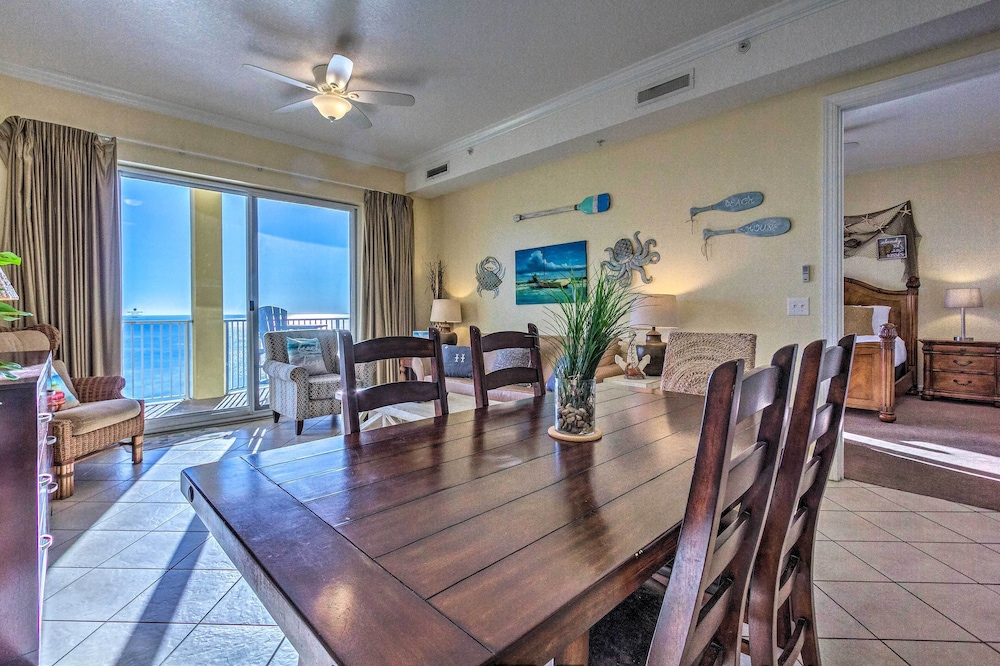 Beachfront Condo w/ Resort Amenities & Ocean Views