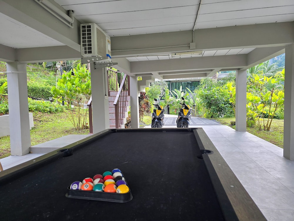 Krabi Green Hill Pool Villas