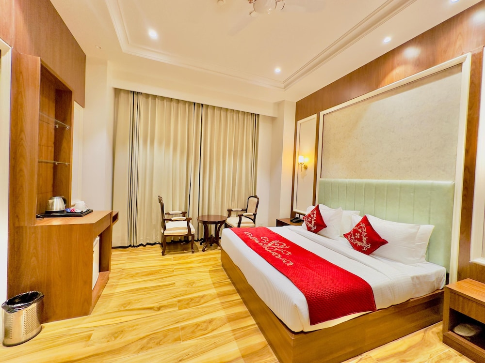 HOTEL SUKH FARM