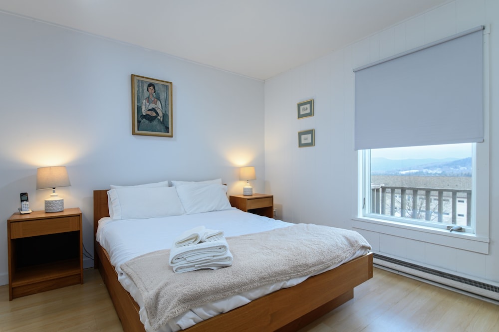 6 Village Edge 2 Bedroom Condo