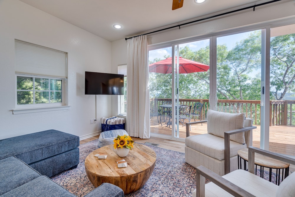Jonestown Retreat w/ Deck: 6 Mi to Lake Travis! - Property Image 31