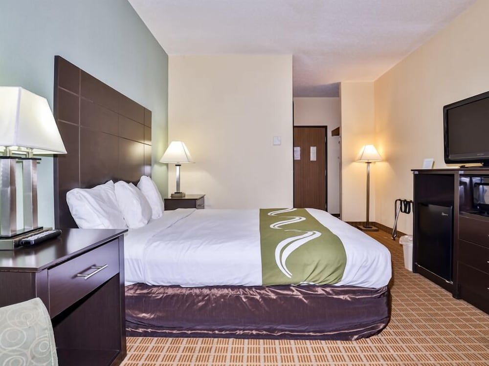 GrandStay Hotel & Suites