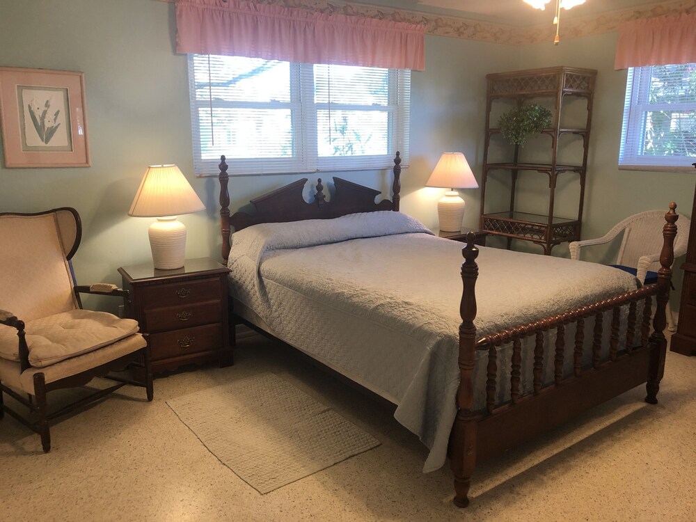 Coastal Breezes 4 Bedroom Home view 3