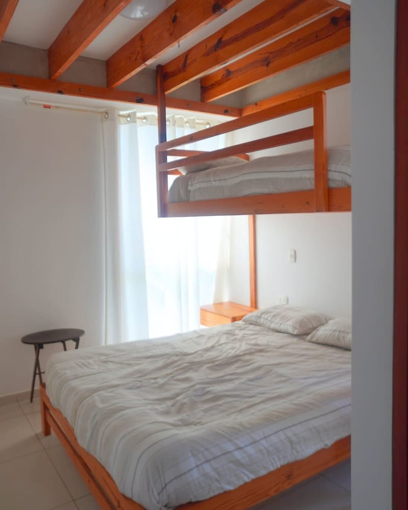 HOP Aloha Beachfront House With Direct Access