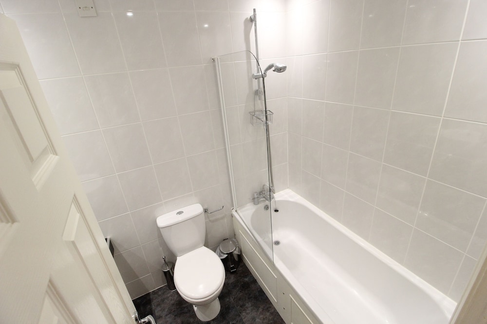 Stunning one Bedroom Apartment in Bournemouth view 5