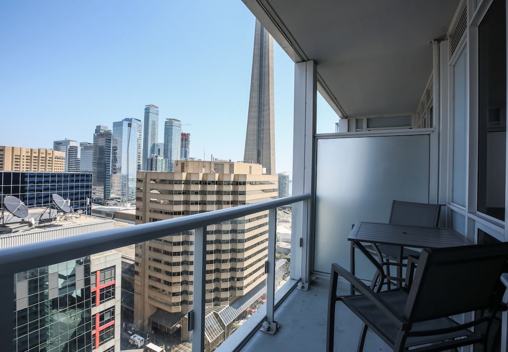 Applewood Suites - CN Tower & Convention