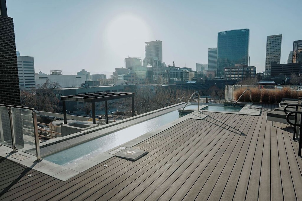 NEW Minimalist & Clean Apt in Downtown SLC