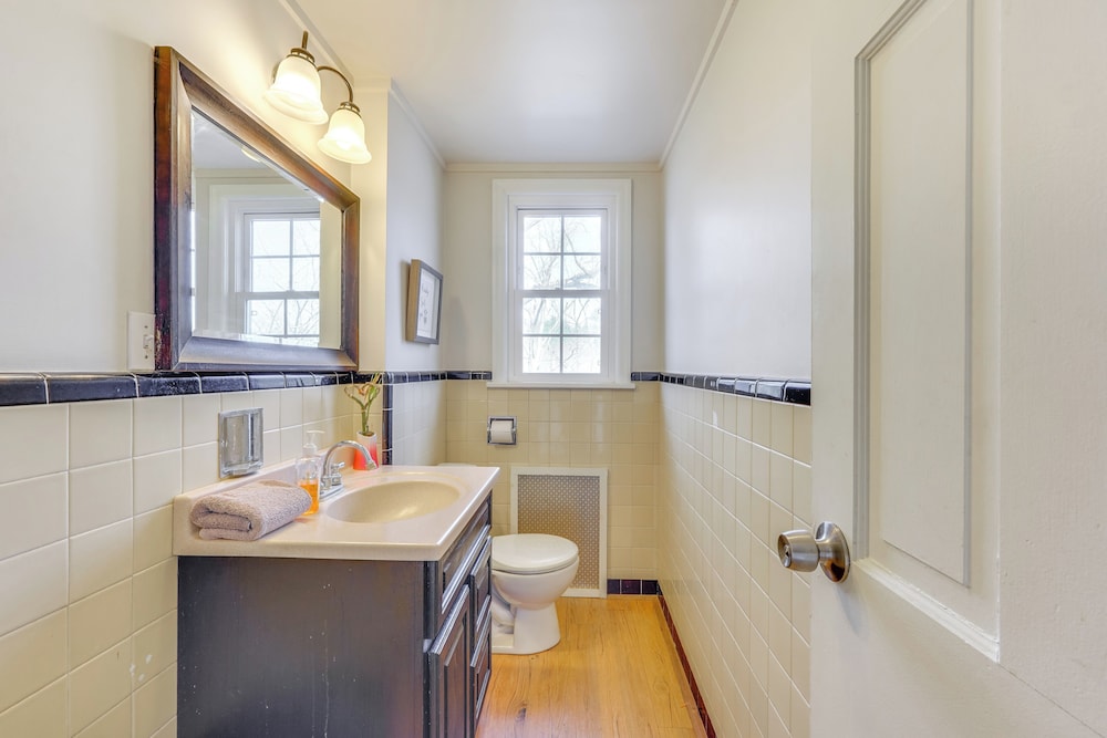Pet Friendly: Historic East Stroudsburg Manor