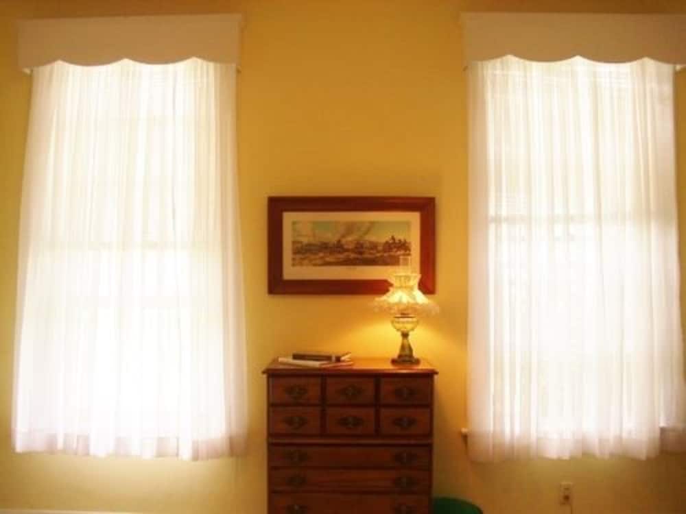 Elizabeth City Vacations - The Teacherage - Property Image 5