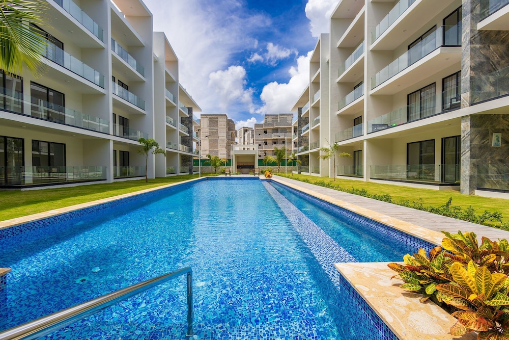 2BR Oasis in Eden Tropical - BBQ Pool Near Beach