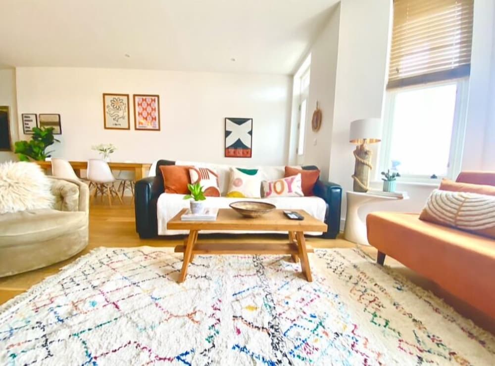 Stunning 2 Bed Apartment on the beach by Urban Roost
