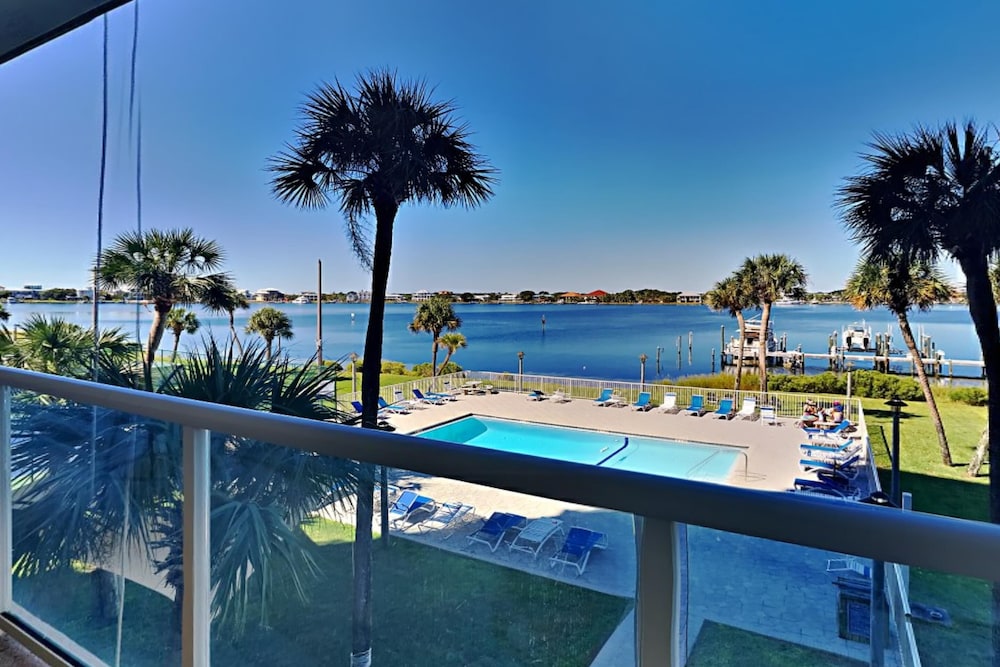 Sabine Yacht & Racquet by Southern Vacation Rentals, photo 27