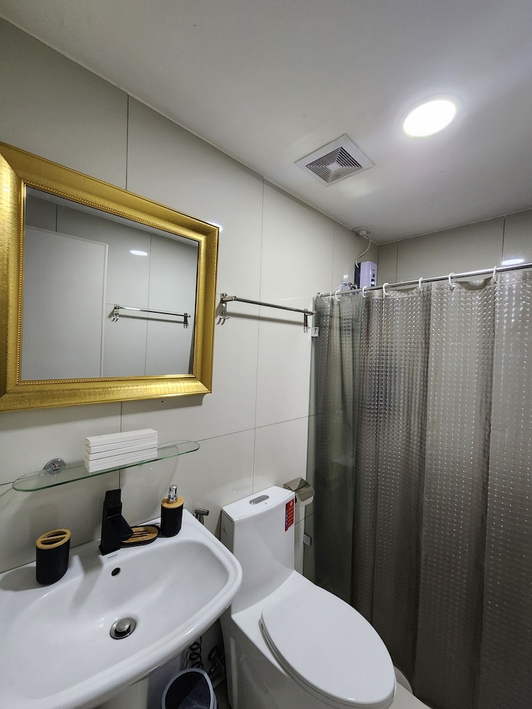 Kandi Suites 2BR with private Jacuzzi