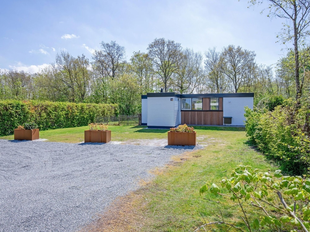 Cozy Holiday Home With hot tub on Texel
