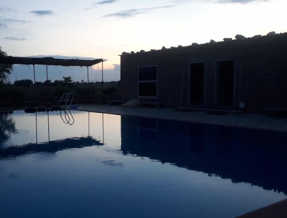 Umaid Safaris & Desert Lodge