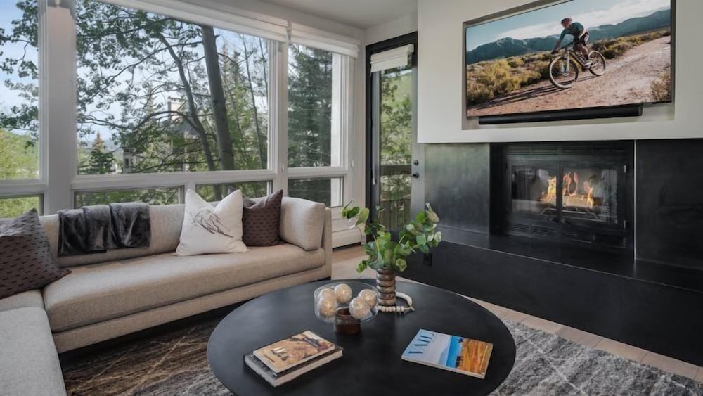 Beaver_creek_chalet_brio