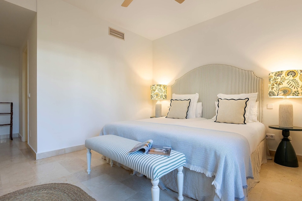 Bright&exclusive 3BD Apartment Estepona. El Presidente