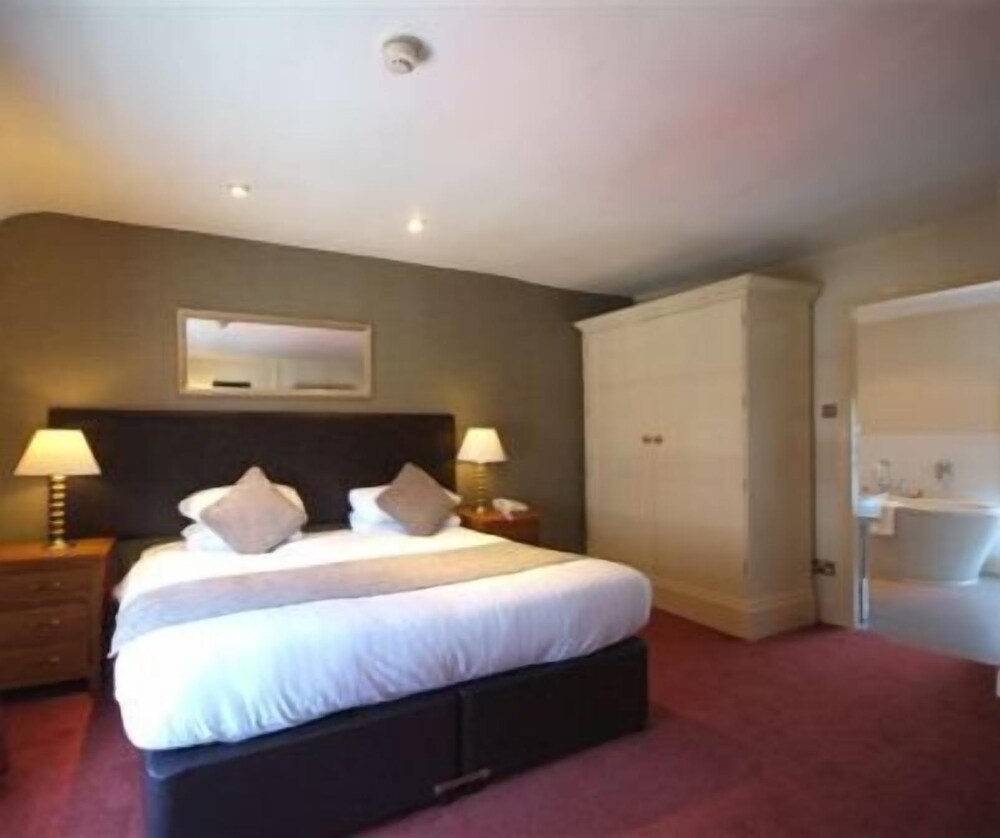 Dog & Partridge Hotel by Chef and Brewer Collection