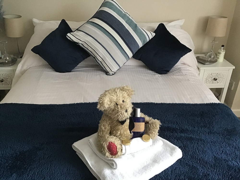 Mere Lodge view 4
