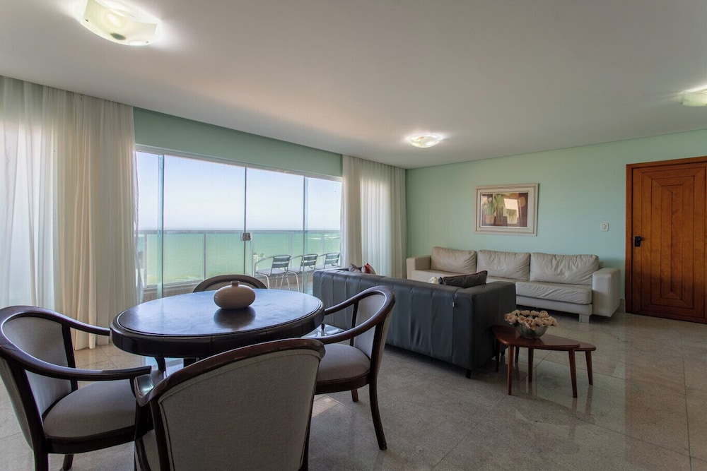Apto Pet Friendly com 3 Su tes e Vista Para o Mar