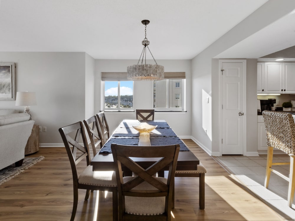 Yacht Club Villas #2-705 3 Bedroom Condo by RedAwning view 5