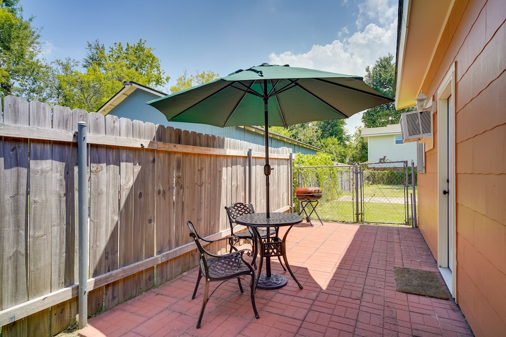 Lake Charles Vacations - Lake Charles Vacation Rental w/ Private Patio! - Property Image 1