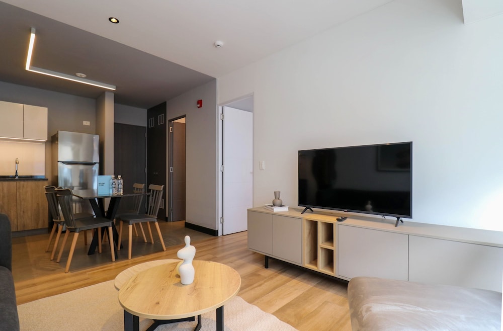 w Dazzling 1BR w Perfect Balcony in San Isidro