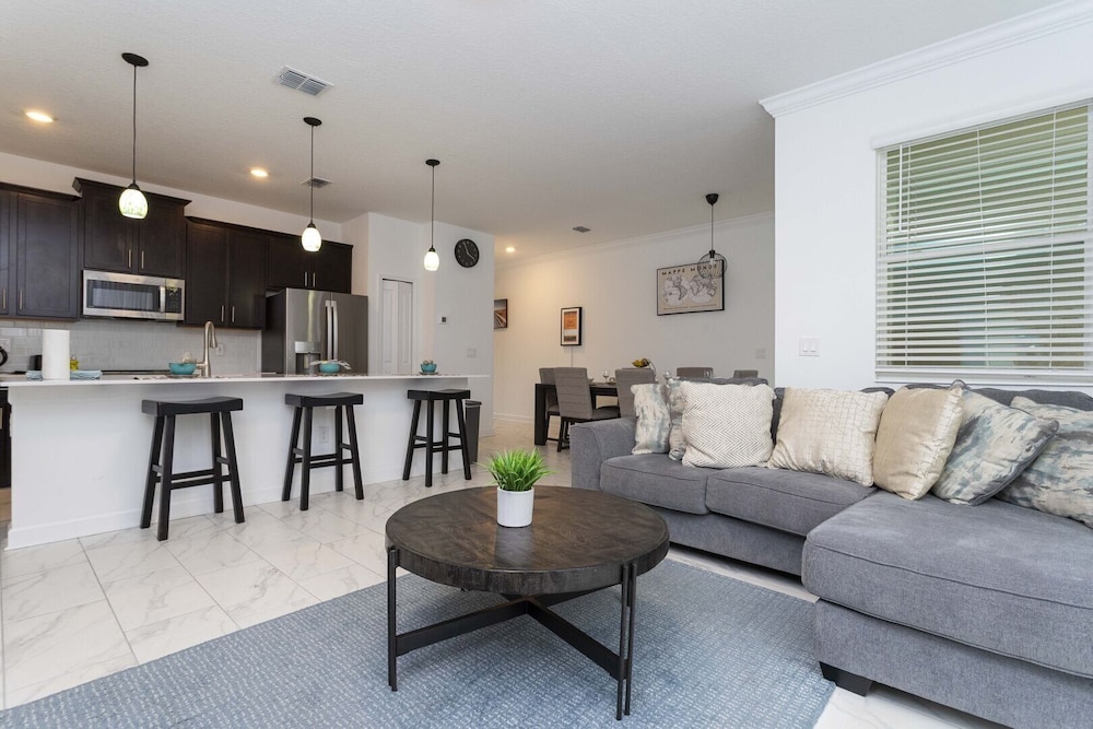 4br/3ba Private Pool Storey Lake Resort Best Location Near Disney!
