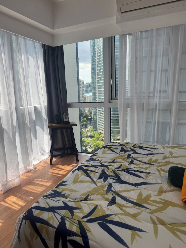 BGC Cheap Condo in BGC 5thavenue -23rd Street