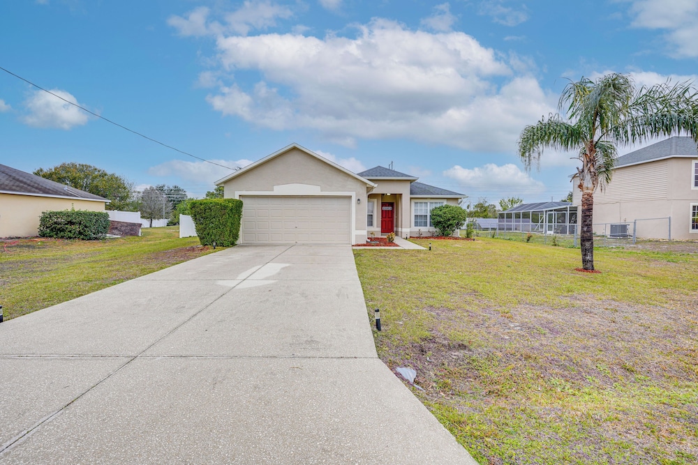 8 Mi to Legoland: Winter Haven Home w/ Lanai!