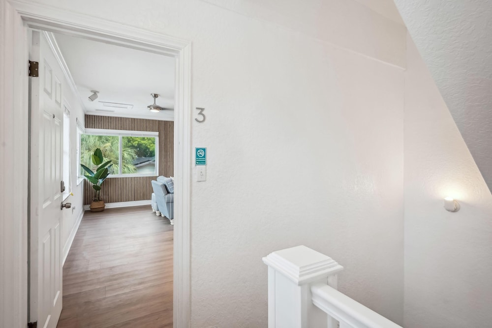 Beach Livin 3 - 3 Bedroom Upstairs
