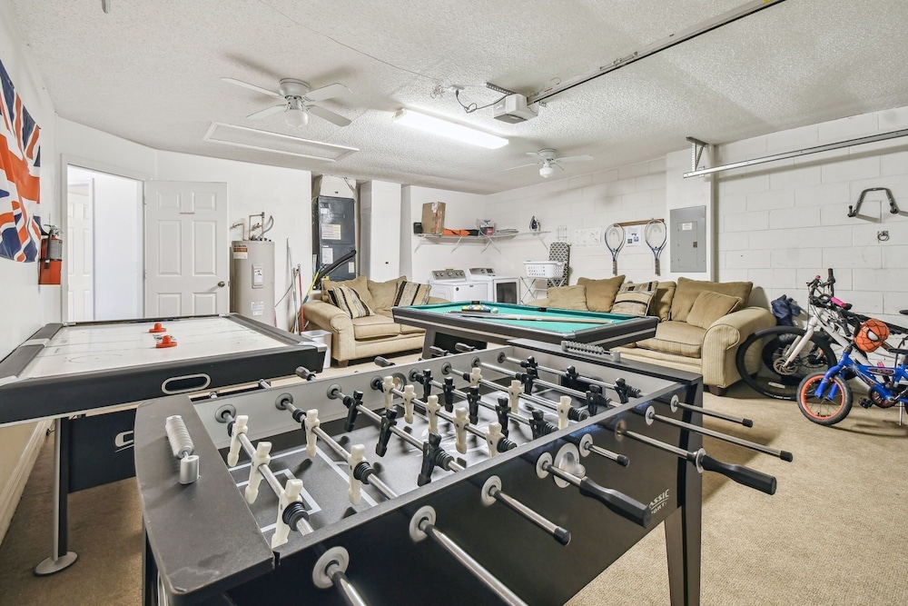 Home w/ Private Pool & Game Room - Near Disney!