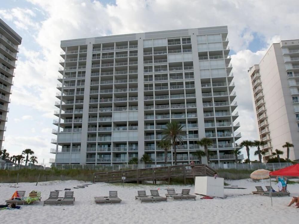 Pelican Pointe 805