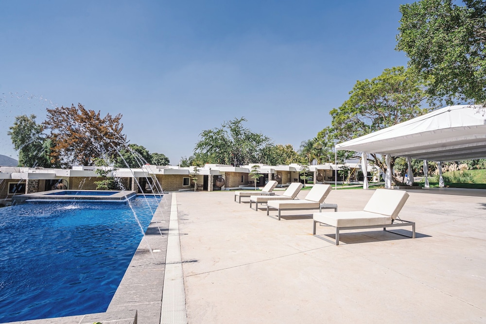 Luxury Bungalow Lake view Cajititlan