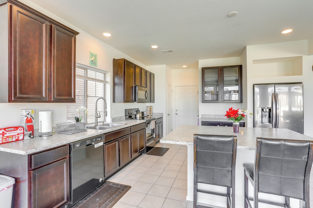 10 Mi to Dia: Family Home w/ Yard!