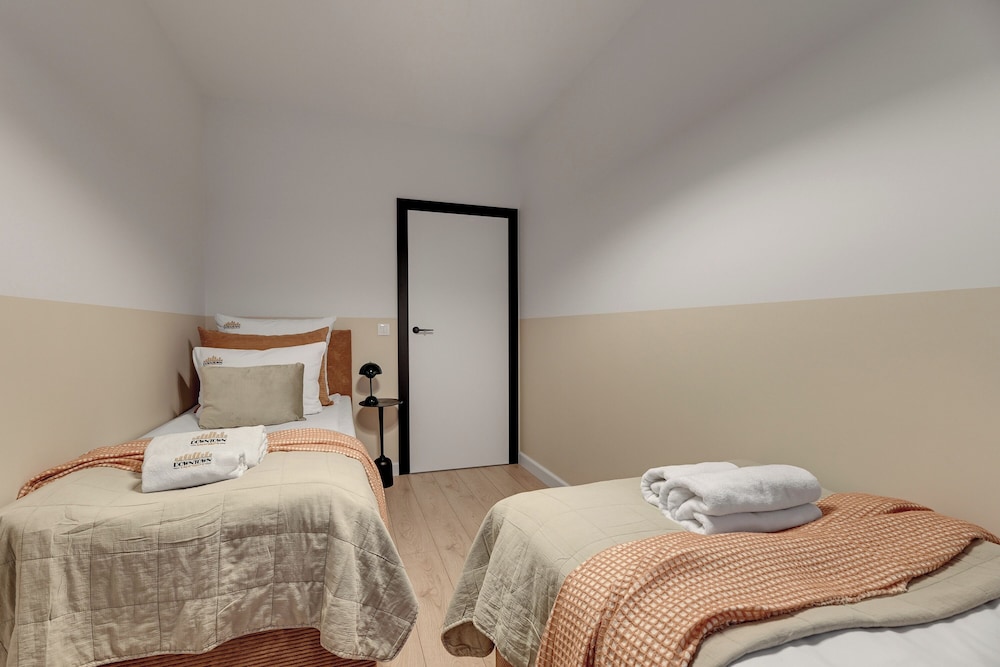 Doki Living - Foodhall & Parking by Downtown Apartments