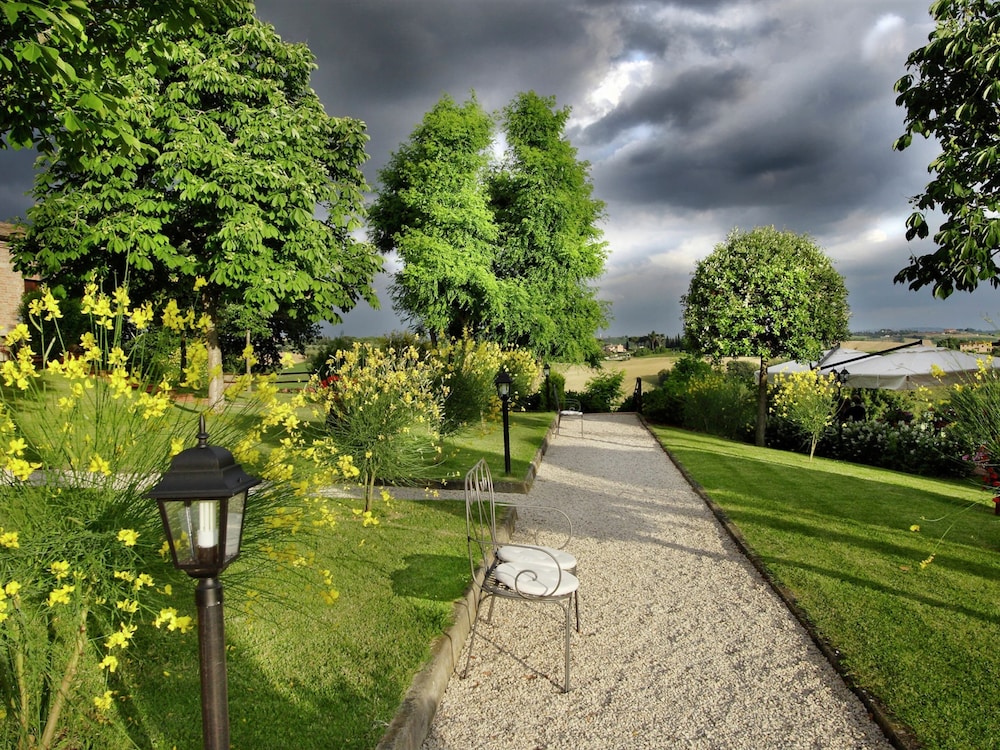 Scenic Tuscan Mansion view 4