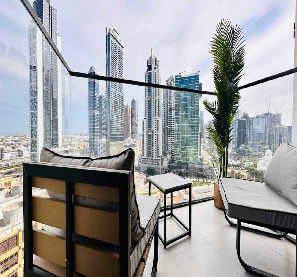 OYO HOME 1349 Burj Crown Luxury 1bed Apartment