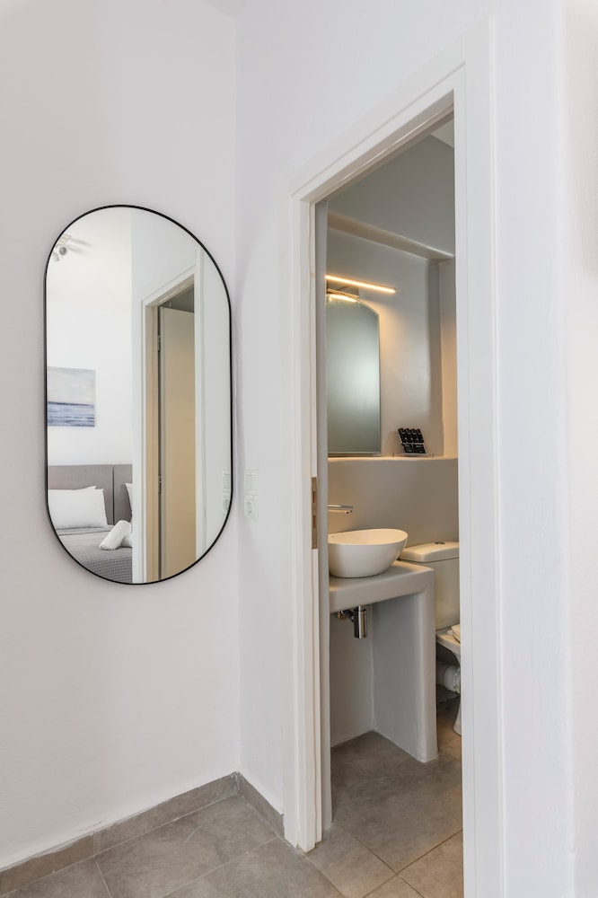 Eleven Keys Mykonos Suites