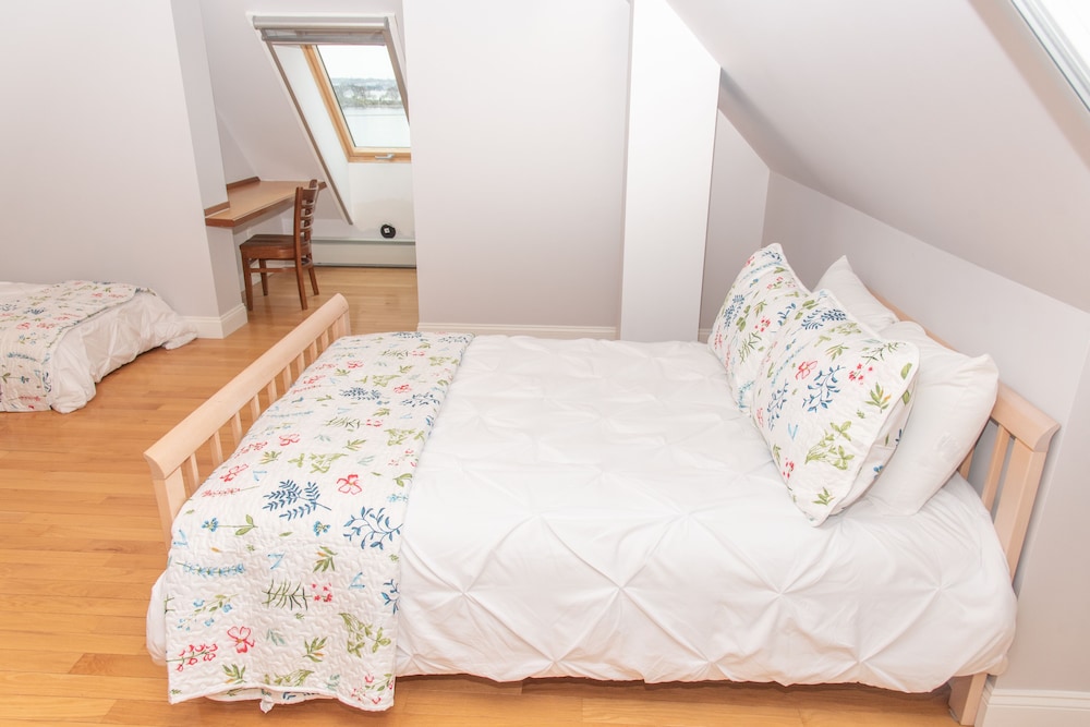 Portland Vacations - Inn On Peaks Island - Property Image 5